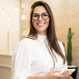 Dra. Jaqueline Schmidt Mesquita