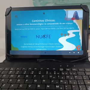 Caminhos clínicos: semear o olhar fenomenológico na compreensão do ser-criança.